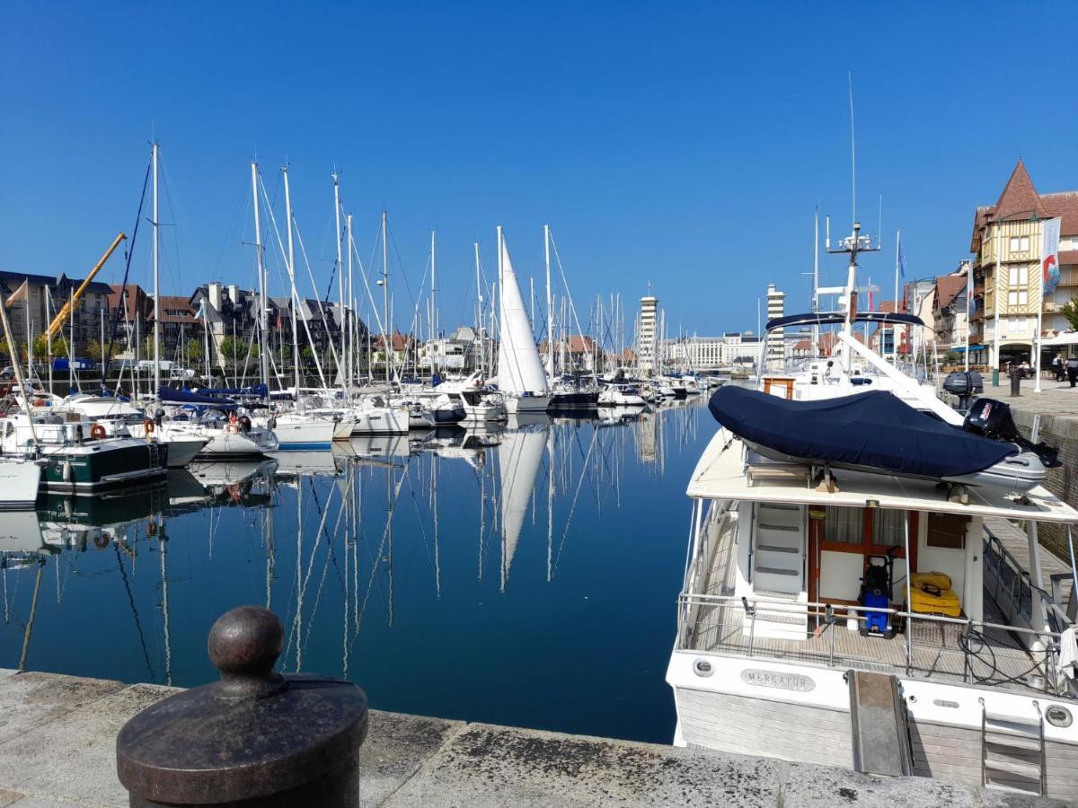 Studio Les Marinas-14 By Interhome Довиль Экстерьер фото